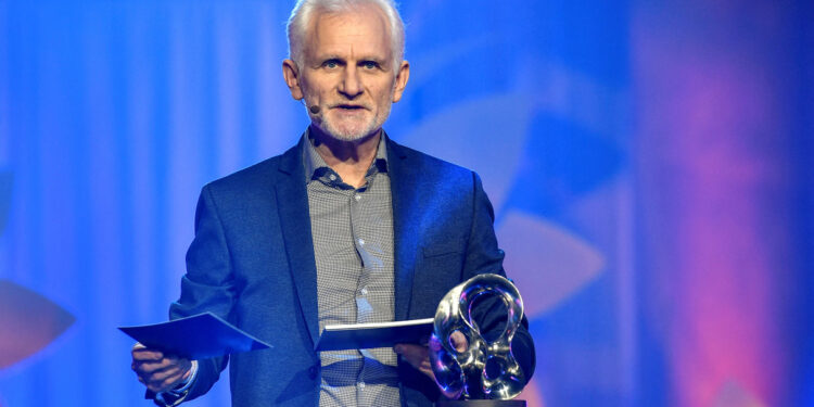 Le Nobel de la Paix bélarusse Beliatski encourt 12 ans de prison pour “contrebande”: une histoire de vengeance?
