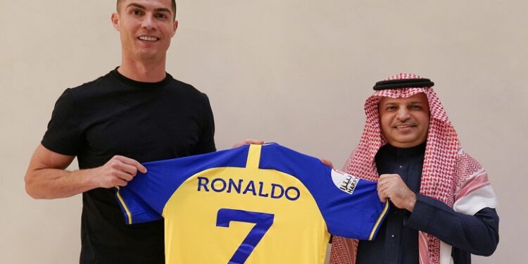 Cristiano Ronaldo s’engage avec le club saoudien d’Al-Nassr jusqu’en 2025