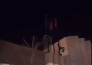 Réaction après la pose d’un drapeau marocain sur la mairie Amiens