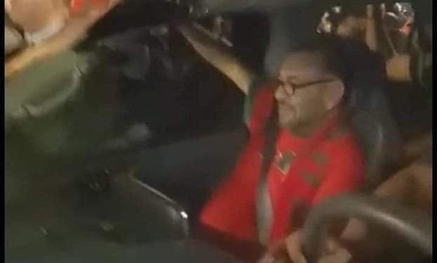 Le Roi Mohamed VI dans les rues de Rabat pour célébrer avec le peuple marocain la qualification des Lions de l’atlas