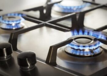 Le prix du gaz européen poursuit sa chute et revient à son niveau d’avant la guerre en Ukraine