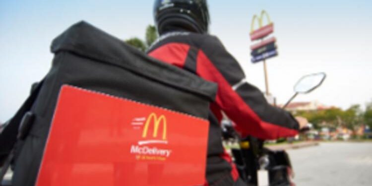 Il commande un burger à “rien” chez McDo, et voici ce qu’il a reçu