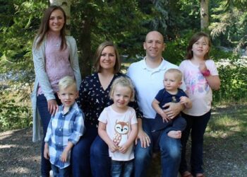 Un père tue ses 5 enfants et sa femme  et sa belle mère avant de se suicider