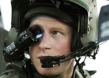Un haut responsable taliban accuse le prince Harry de « crimes de guerre »