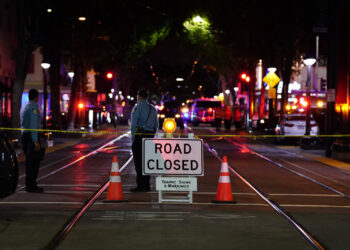 Californie : une fusillade fait six morts, dont un bébé