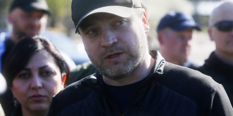 Le ministre de l’Intérieur ukrainien tué dans un crash d’hélicoptère, qui a fait au moins 18 morts, près de Kiev