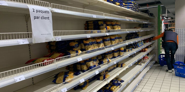 La Libye vient en aide à la Tunisie en lutte contre les pénuries de produits de base