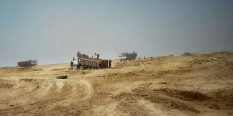 Au Maroc, des carrières de sable illégales sont signalées et certaines personnalités de haut rang sont impliquées dans cette affaire