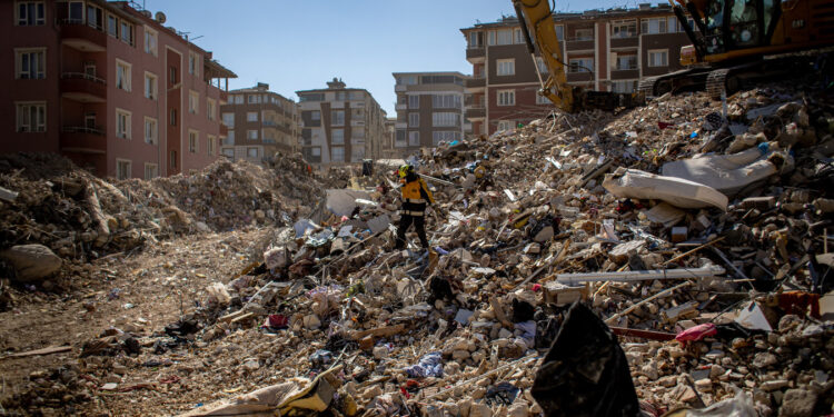 Un survivant retrouvé en Turquie 278 heures après les séismes