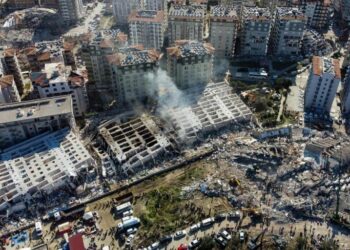 Séisme en Turquie : une douzaine d’entrepreneurs arrêtés après l’effondrement de milliers de bâtiments