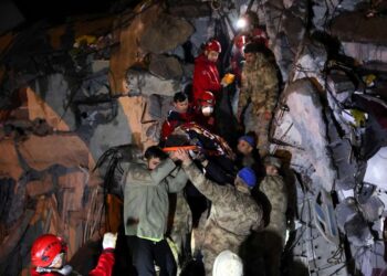 Séisme: Nouveau bilan provisoire de plus de 3.800 décès – l’OMS redoute un nombre plus élevé