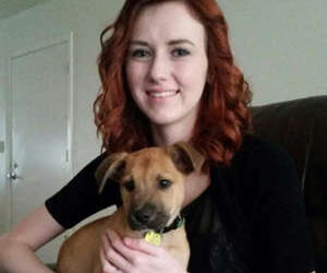 Dès sa sortie de prison, il enferme son ex petite-amie et son chien dans un box et les brûle vifs