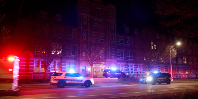 Trois morts dans une fusillade dans un campus aux États-Unis