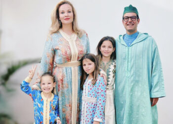 Le Ramadan en famille : les filles du Prince Moulay Ismaïl mettent la main à la pâte pour préparer « chebakias »
