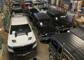 Démantèlement d’un réseau international de vol de voitures : 24 véhicules, dont une Rolls Royce, récupérés au Maroc