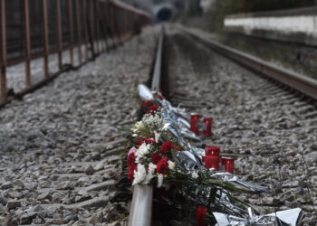 Le gouvernement grec accusé de dissimuler la vérité sur l’accident de trains qui a fait 57 morts