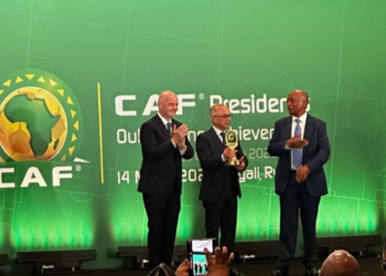 SM le Roi Mohammed VI et le président rwandais Paul Kagame récompensés pour leurs efforts en faveur du développement du football en Afrique