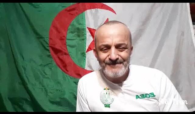 Vidéo: un algérien salue la victoire des Lions de l’Atlas : joueurs exceptionnels, tifo spectaculaire et ambiance à couper le souffle