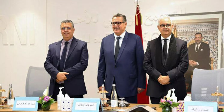 La majorité politique en difficulté : entre silence et divergences