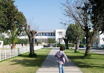 Mission Française au Maroc : Des parents d’élèves soutiennent l’enseignante française suspendue à Kénitra