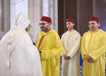 Le Roi Mohammed VI présente les distinctions à l’occasion de Laylat Al-Qadr à la Mosquée Hassan II