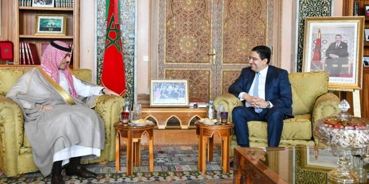 Bourita et le Prince Faisal discutent des enjeux régionaux : La réunion du CCG à Djeddah et la normalisation avec la Syrie