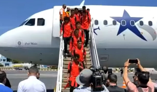 Diplomatie par le sport : la venue de l’équipe nationale U17 du Maroc à la CAN en Algérie ravive l’espoir d’une paix