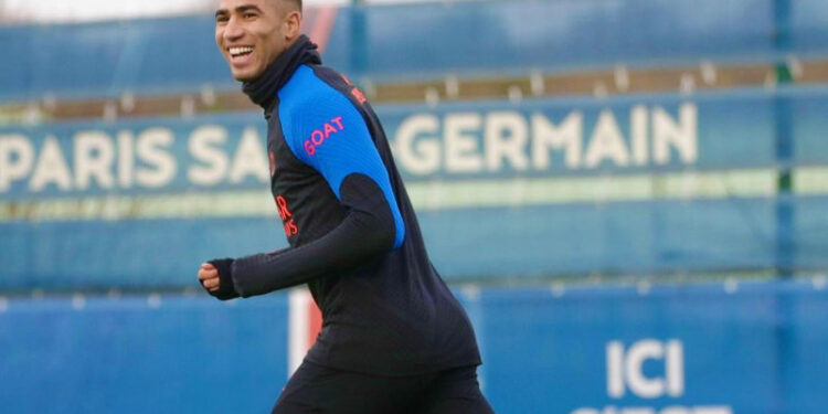 Achraf Hakimi, le prodige marocain, revient en force pour affronter l’Olympique Lyonnais