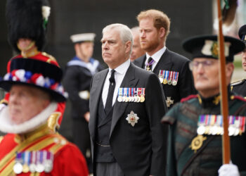 Harry et Andrew exclus des rôles officiels lors du couronnement