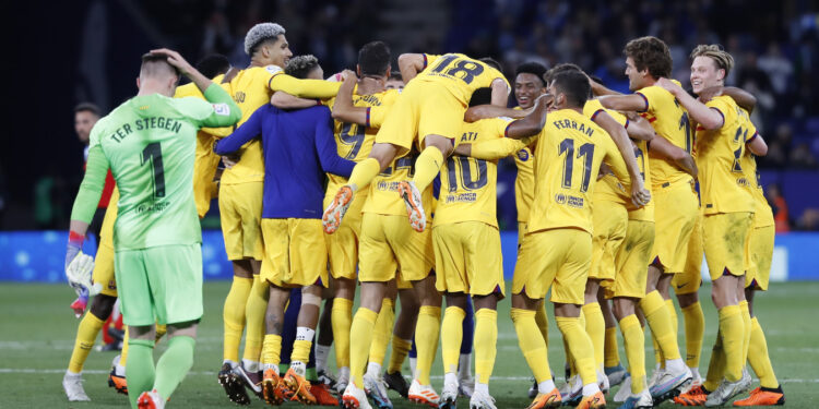 Triomphe royal du FC Barcelone : le 27e titre de LaLiga en poche