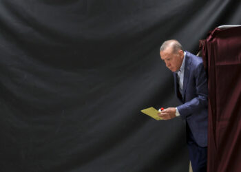 Élections en Turquie ce dimanche : Une Nation Divisée Vote pour l’Avenir