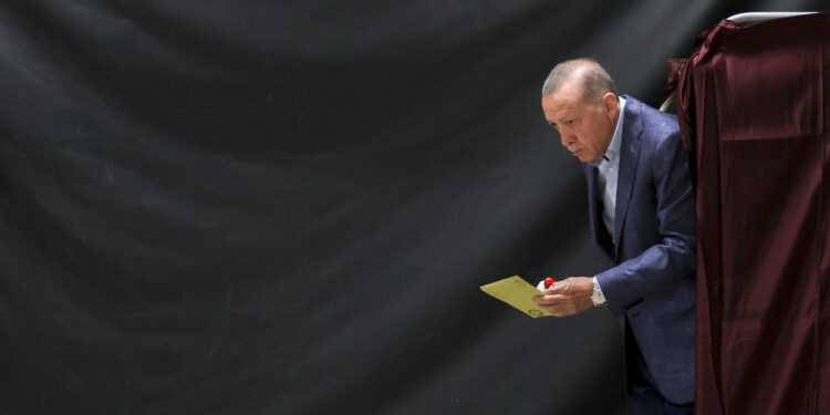 Élections en Turquie ce dimanche : Une Nation Divisée Vote pour l’Avenir