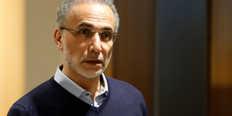 Le procès de Tariq Ramadan pour “viol et contrainte sexuelle” s’ouvre en Suisse