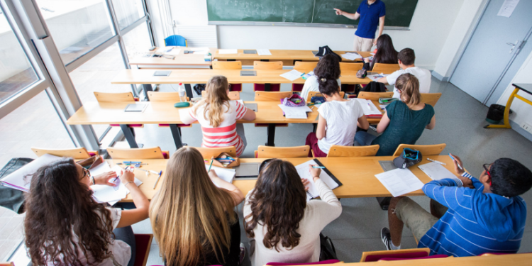 Débat sur le fichage religieux : des écoles en France sollicitées par la police pour les taux d’absentéisme à l’Aïd el-Fitr