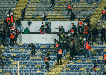 Le décès de la jeune supportrice Nora soulève des questions sur l’organisation du match à Casablanca et impacte la candidature du Maroc