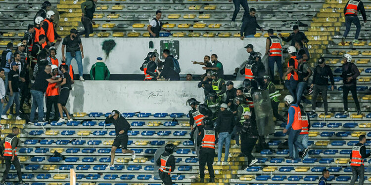 Le décès de la jeune supportrice Nora soulève des questions sur l’organisation du match à Casablanca et impacte la candidature du Maroc