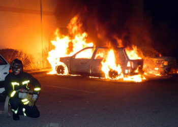 Incendie mystérieux de 3 voitures à Tétouan : vers une affaire de règlement de comptes ?