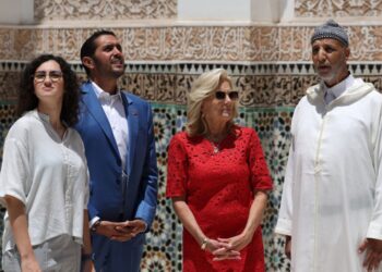 Jill Biden, première dame des États-Unis s’émerveille devant l’héritage culturel marocain à la Médersa Ben Youssef