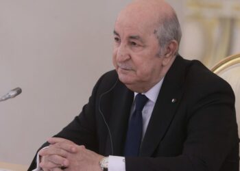 L’Algérie réintroduit un couplet anti-français dans son hymne national : réaction de la France