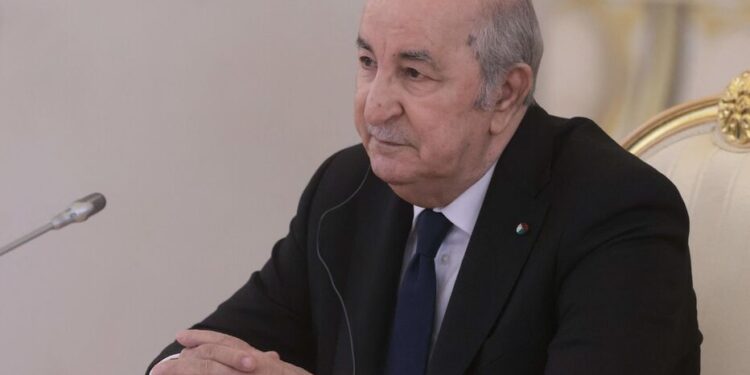 L’Algérie réintroduit un couplet anti-français dans son hymne national : réaction de la France