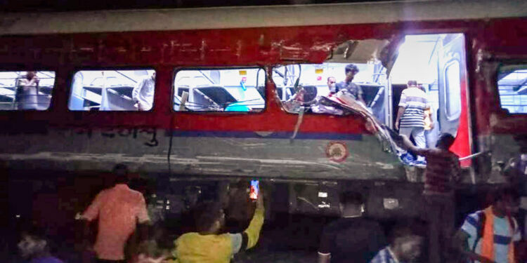 Collision ferroviaire en Inde : Des centaines de blessés et 288 morts