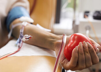 Des artistes, des sportifs et le personnel de l’hôpital Ibn Rochd se mobilisent pour une campagne de don du sang à Casablanca