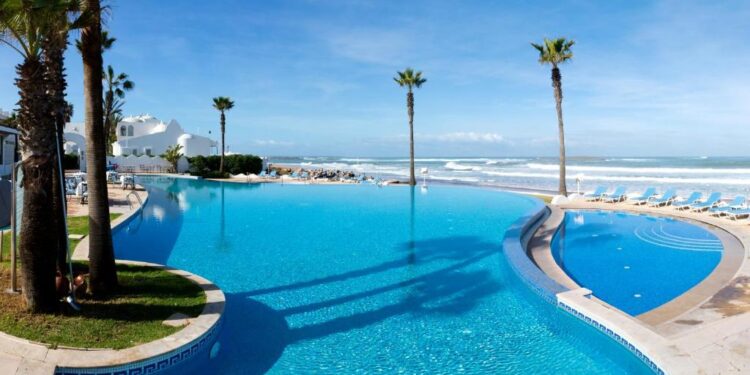 Évasion estivale à l’Amphitrite Palace : Une Oasis de Sérénité Près de Rabat