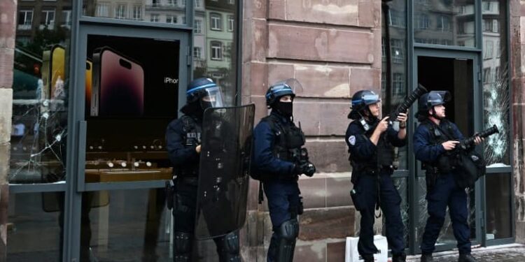 France en péril : les incidents violents nuisent à l’attrait touristique