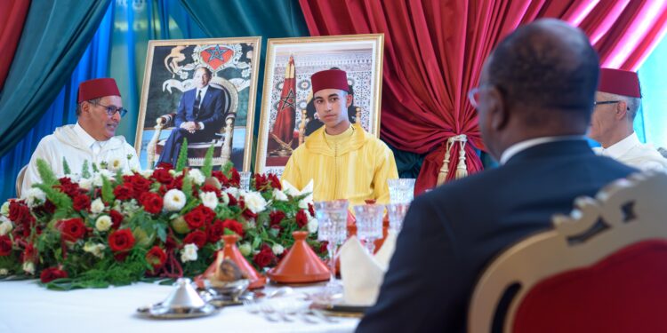 Le Prince Héritier Moulay El Hassan préside un déjeuner en l’honneur du 24ème anniversaire de l’intronisation de Sa Majesté le Roi