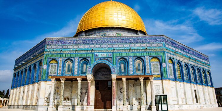 Le Roi Mohammed VI appelle au respect du statut d’Al Qods et de la Mosquée Al Aqsa