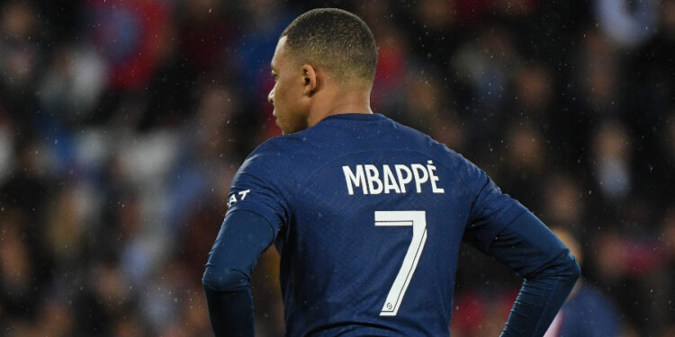 Kylian Mbappé : Un retour à l’entraînement au PSG sous le signe de l’incertitude