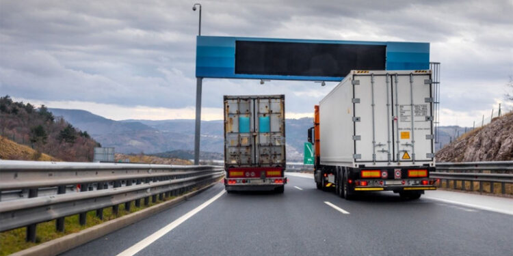 Hausse des carburants : Une bouée de sauvetage gouvernementale pour les professionnels du transport.