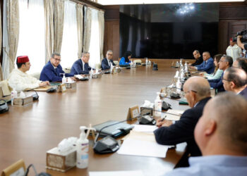 Dialogue Social en Septembre: Confrontation en Vue entre le Gouvernement et les Syndicats