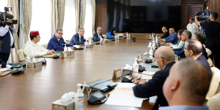 Dialogue Social en Septembre: Confrontation en Vue entre le Gouvernement et les Syndicats